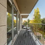 Premium Flat W/ Pool, Gym & Garage By Hostwise Daire