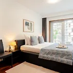 Daire Premium Flat W/ Pool, Gym & Garage By Hostwise *