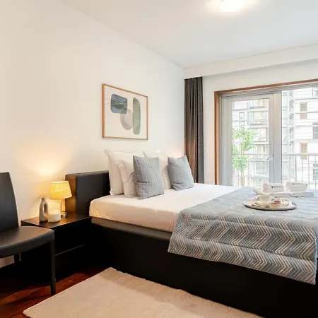 Apartman Premium Flat W/ Pool, Gym & Garage By Hostwise *