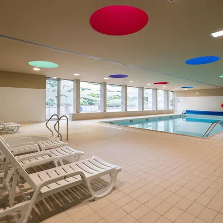 Premium Flat W/ Pool, Gym & Garage By Hostwise