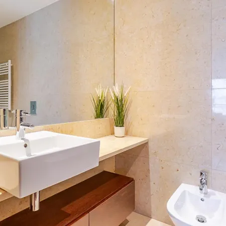 Premium Flat W/ Pool, Gym & Garage By Hostwise Vila Nova de Gaia