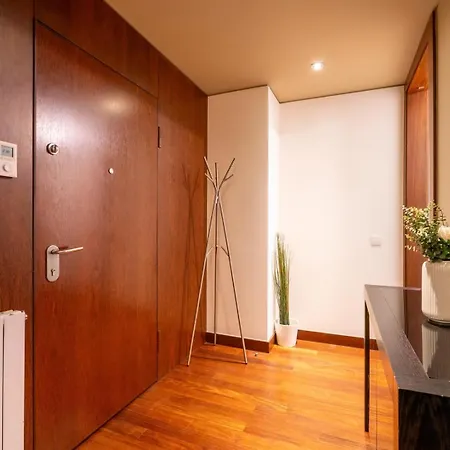 Premium Flat W/ Pool, Gym & Garage By Hostwise Apartment