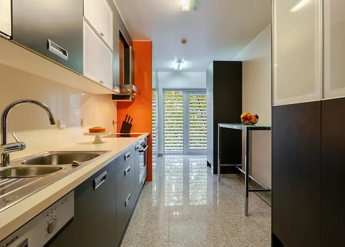 Apartament Premium Flat W/ Pool, Gym & Garage By Hostwise *