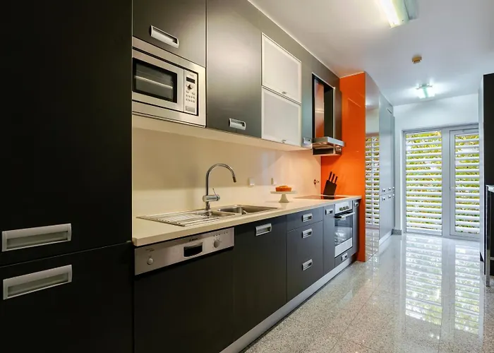 Apartament Premium Flat W/ Pool, Gym & Garage By Hostwise