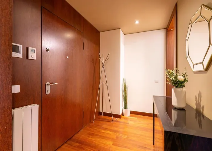 Premium Flat W/ Pool, Gym & Garage By Hostwise Apartament