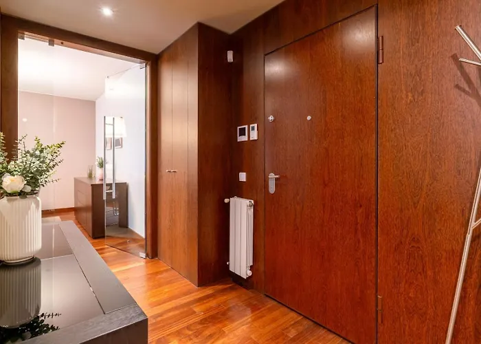 Premium Flat W/ Pool, Gym & Garage By Hostwise Lägenhet *