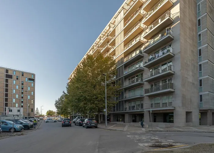 Apartament Premium Flat W/ Pool, Gym & Garage By Hostwise