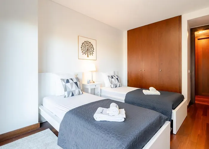 شقة Premium Flat W/ Pool, Gym & Garage By Hostwise فيلا نوفا دي غايا