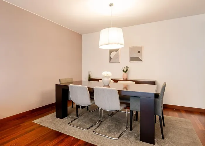 Premium Flat W/ Pool, Gym & Garage By Hostwise فيلا نوفا دي غايا