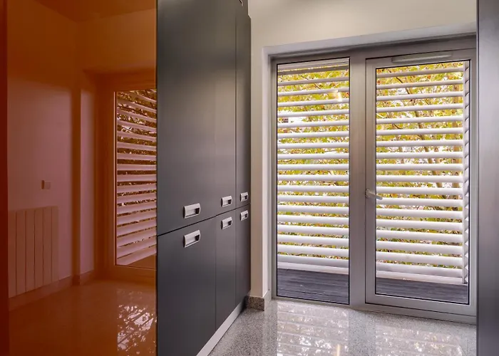 Premium Flat W/ Pool, Gym & Garage By Hostwise Appartement