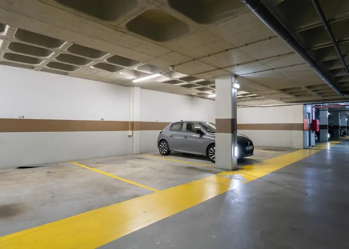 Premium Flat W/ Pool, Gym & Garage By Hostwise شقة *