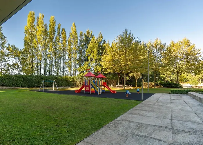 Premium Flat W/ Pool, Gym & Garage By Hostwise *