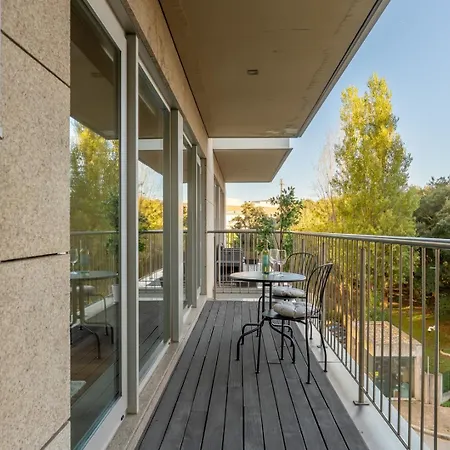 Premium Flat W/ Pool, Gym & Garage By Hostwise Appartement